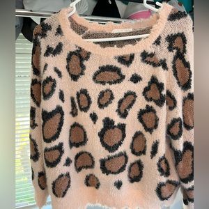 Baby pink sweater, W/ Cheetah spots